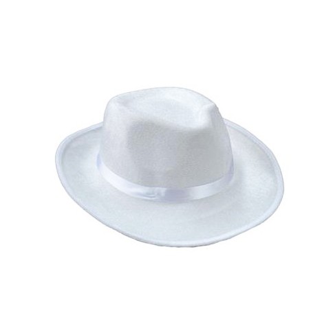 Chapeau blanc aspect feutrine : élégance et douceur.