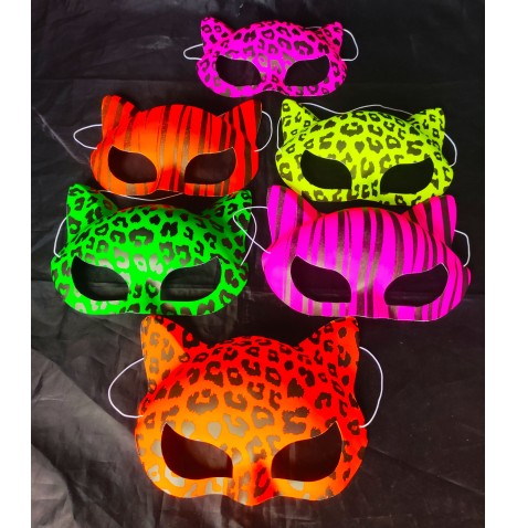 Lot de 30 masques flashy : éclat et fun garantis pour vos soirées.