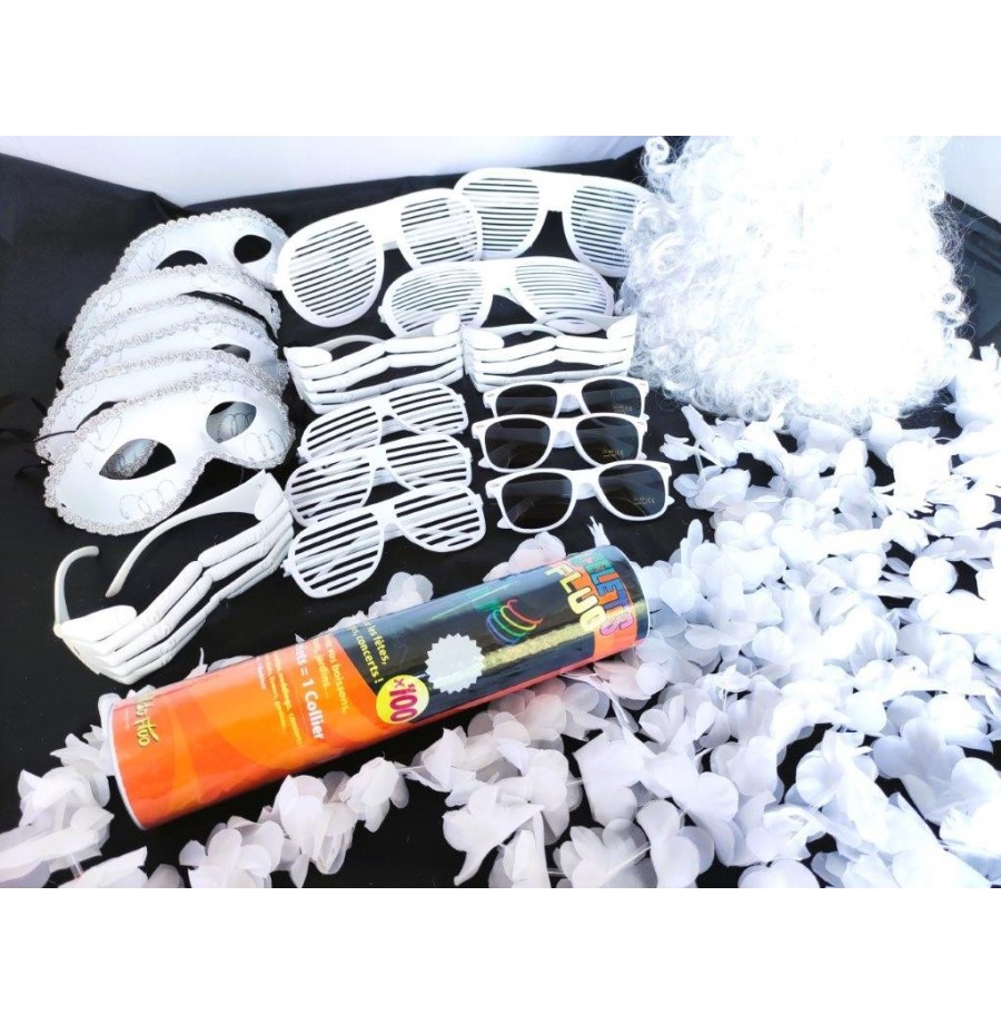 Lot blanc festif : accessoires blancs pour soirées 100 % lumineuses Lot blanc festif : accessoires blancs pour soirées 100 % lumineuses