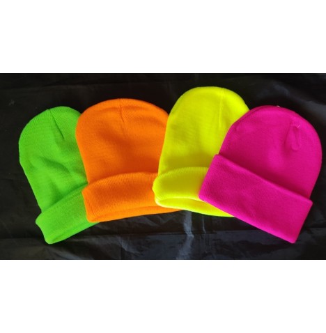 🧢 Bonnet d’hiver flashy – Jaune, vert ou orange.