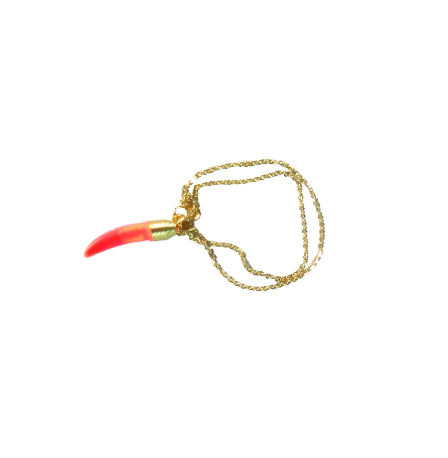 Pendentif dent de requin rouge