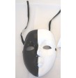 Masque noir et blanc pvc