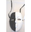 Masque noir et blanc femme pvc